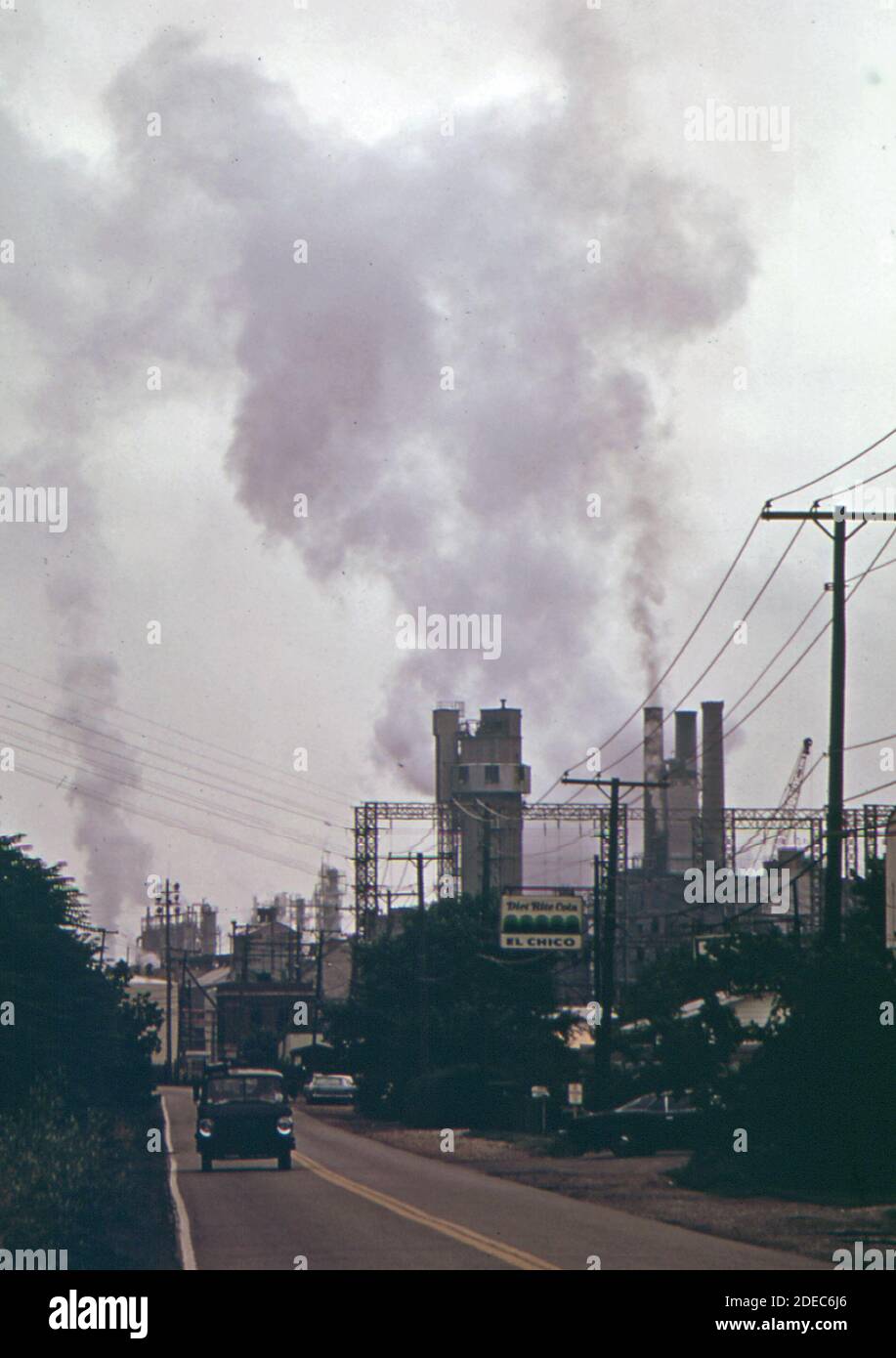 1970s Photo (1973) The Du Pont Chemical Plant at Belle West Virginia