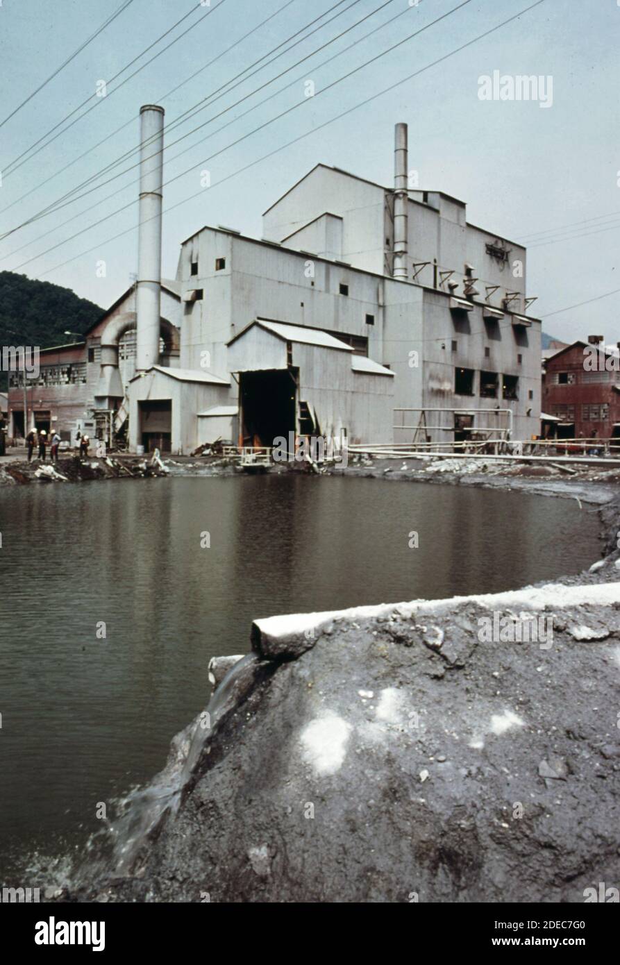 1970s Photo (1975) -  Settling pond for the wet scrubber operation of furnace #36 at the Union Carbide ferro-Alloy plant. Stock Photo