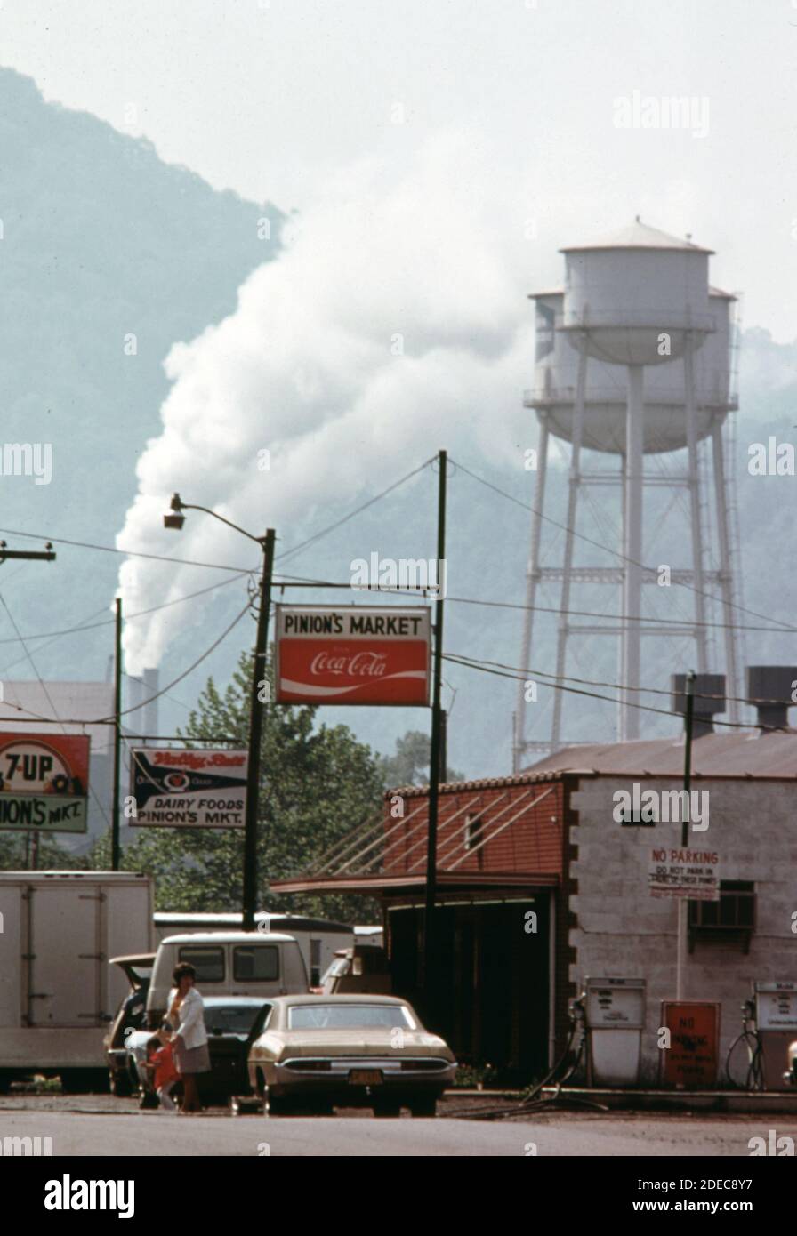 Small town west virginia 1970s hires stock photography and images Alamy