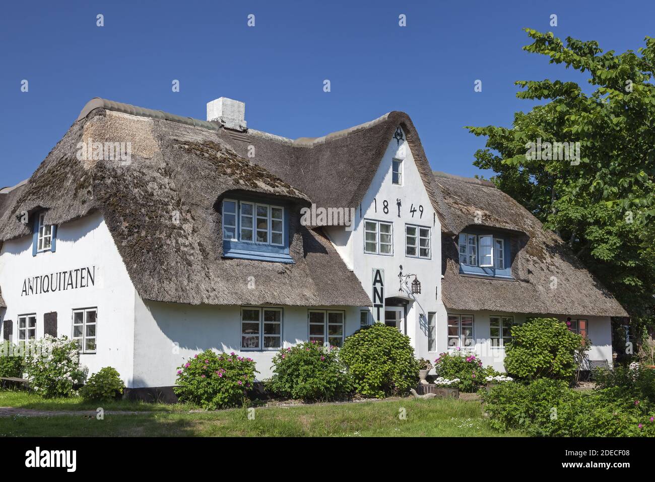 Restaurant thatched house hi-res stock photography and images - Alamy