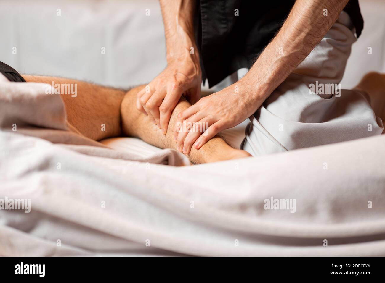 Male massage spa hi-res stock photography and images - Page 16 - Alamy