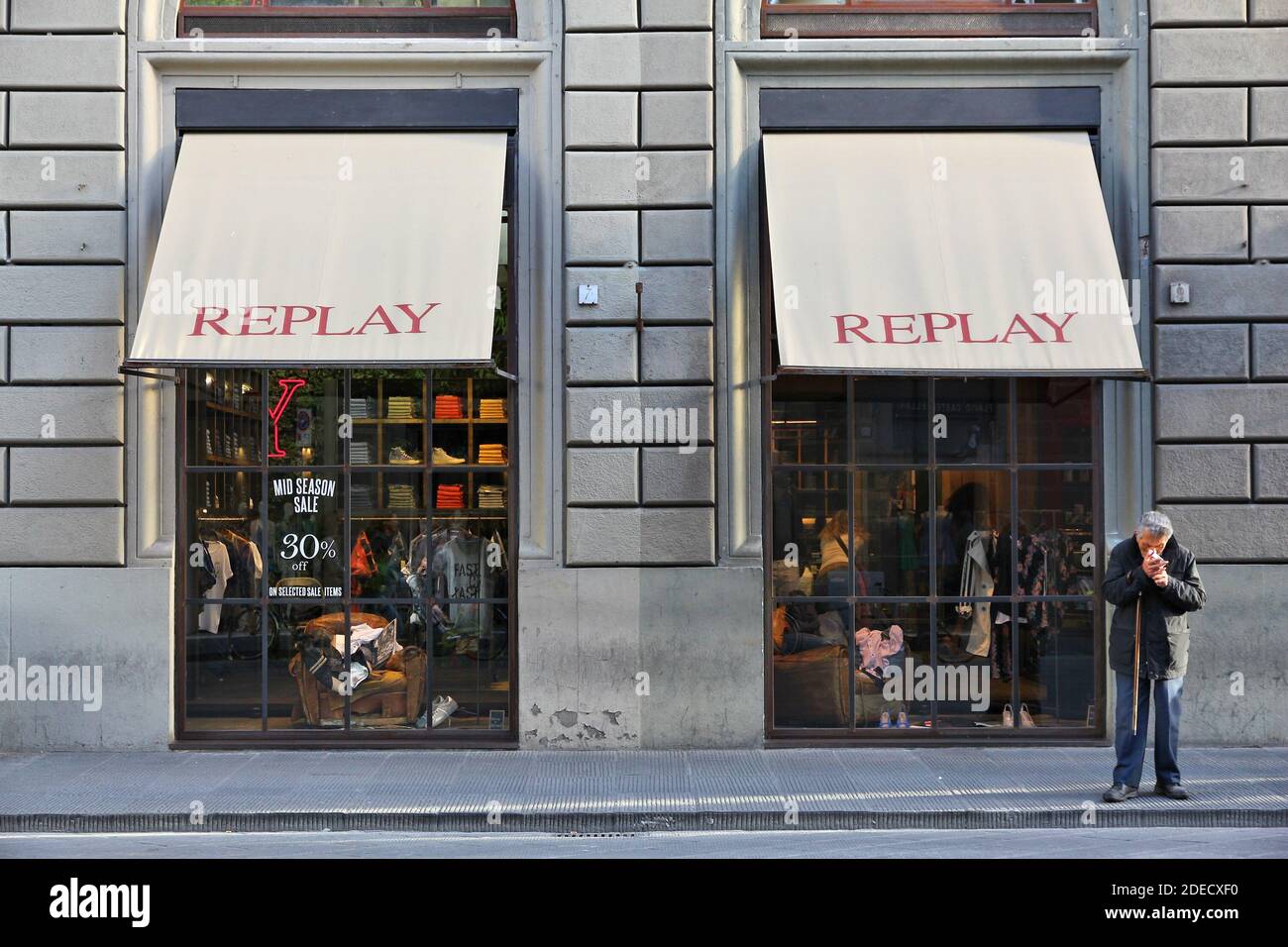 FLORENCE, ITALY - APRIL 30, 2015: Replay fashion store in Florence. Replay  is an Italian fashion company founded in 1978 Stock Photo - Alamy