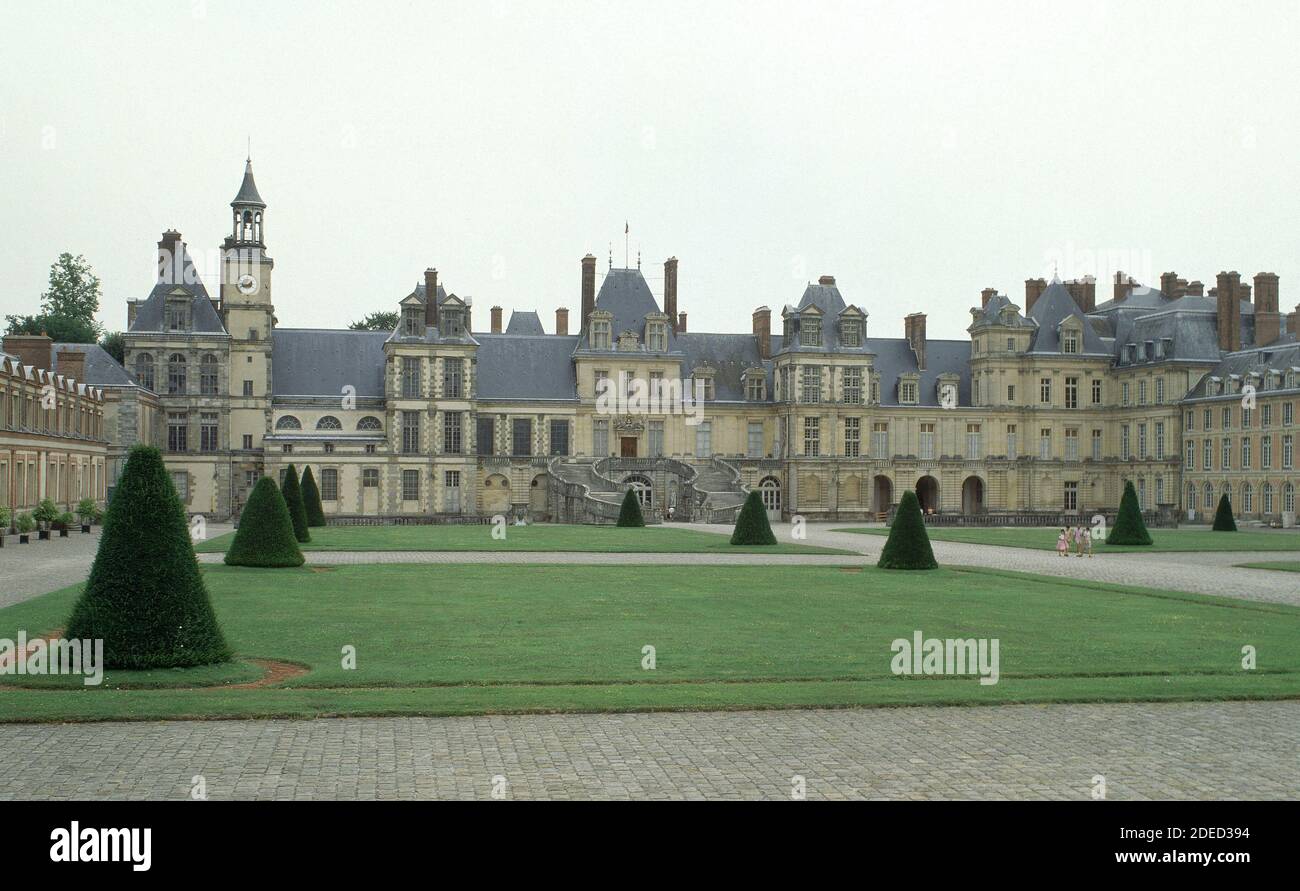 PALACIO. Location EXTERIOR. Fontainebleau. France Stock Photo Alamy