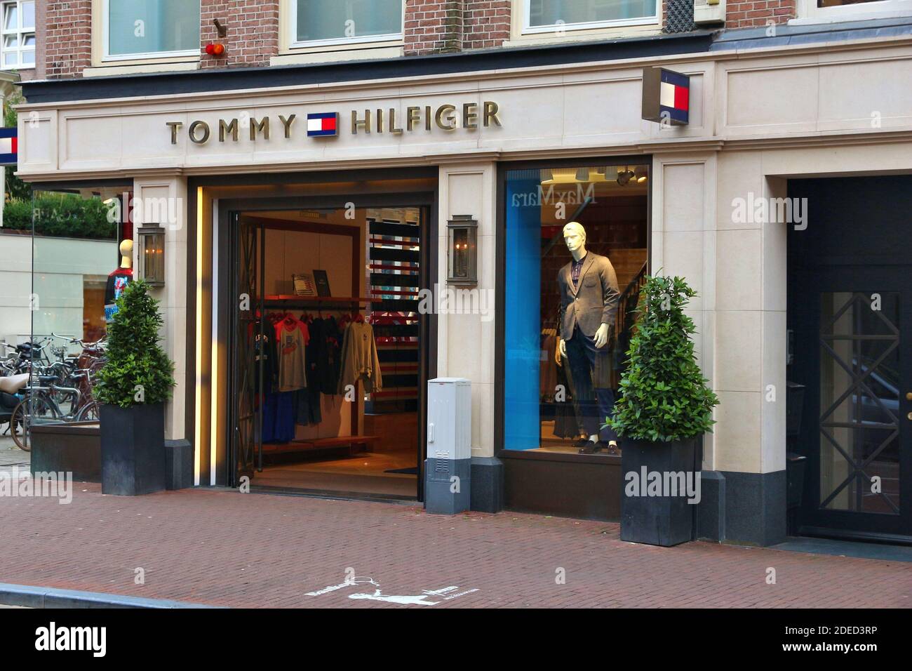 AMSTERDAM, NETHERLANDS - JULY 10, 2017: Tommy Hilfiger shop at P.C.  Hooftstraat in Amsterdam. Pieter Cornelis Hooftstraat is the ultimate  upscale shop Stock Photo - Alamy