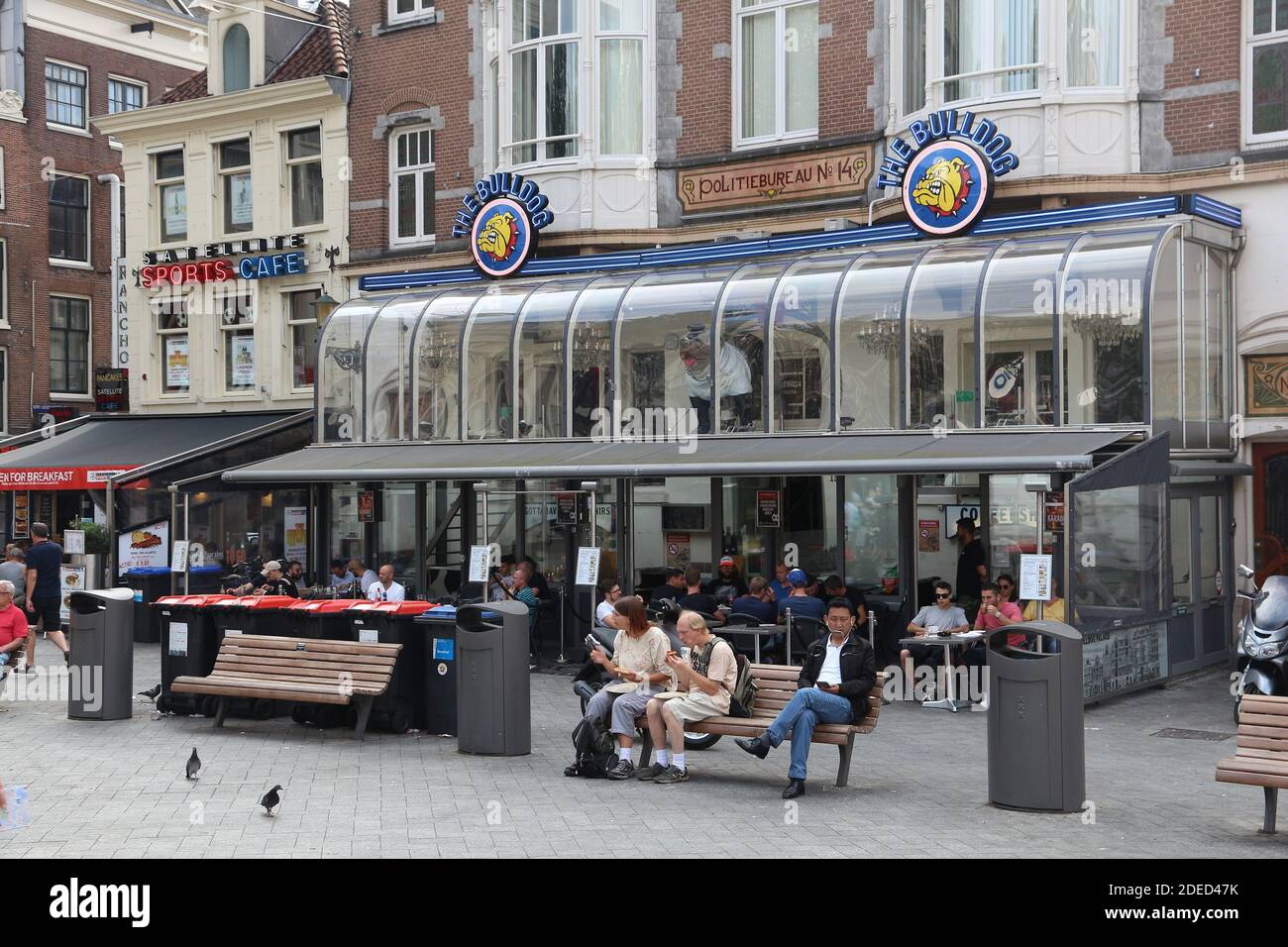 Amsterdam, Netherlands, Old Town, The Bulldog, allegedly the city's first coffee  shop, canabis trade, sale Stock Photo - Alamy