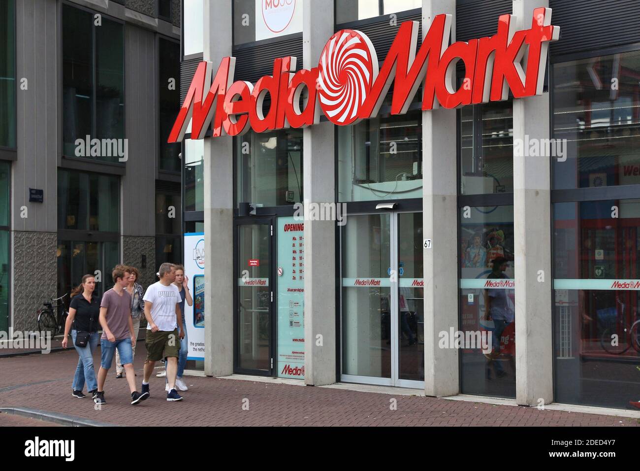 AMSTERDAM, NETHERLANDS - JULY 8, 2017: People walk by Media Markt store in  Amsterdam. Media Markt is the largest consumer electronics store chain in E  Stock Photo - Alamy