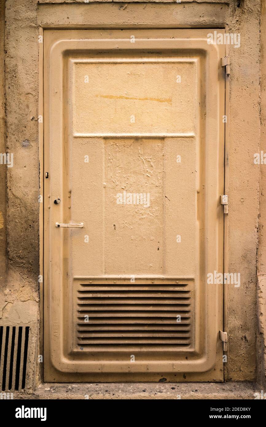 vintage metal door Stock Photo - Alamy