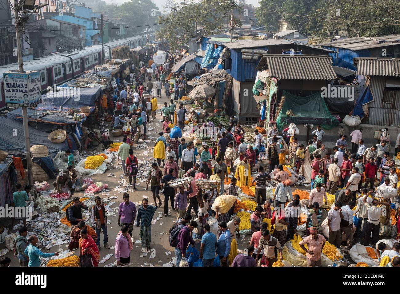 Kolkata flower market Stock Photo Alamy
