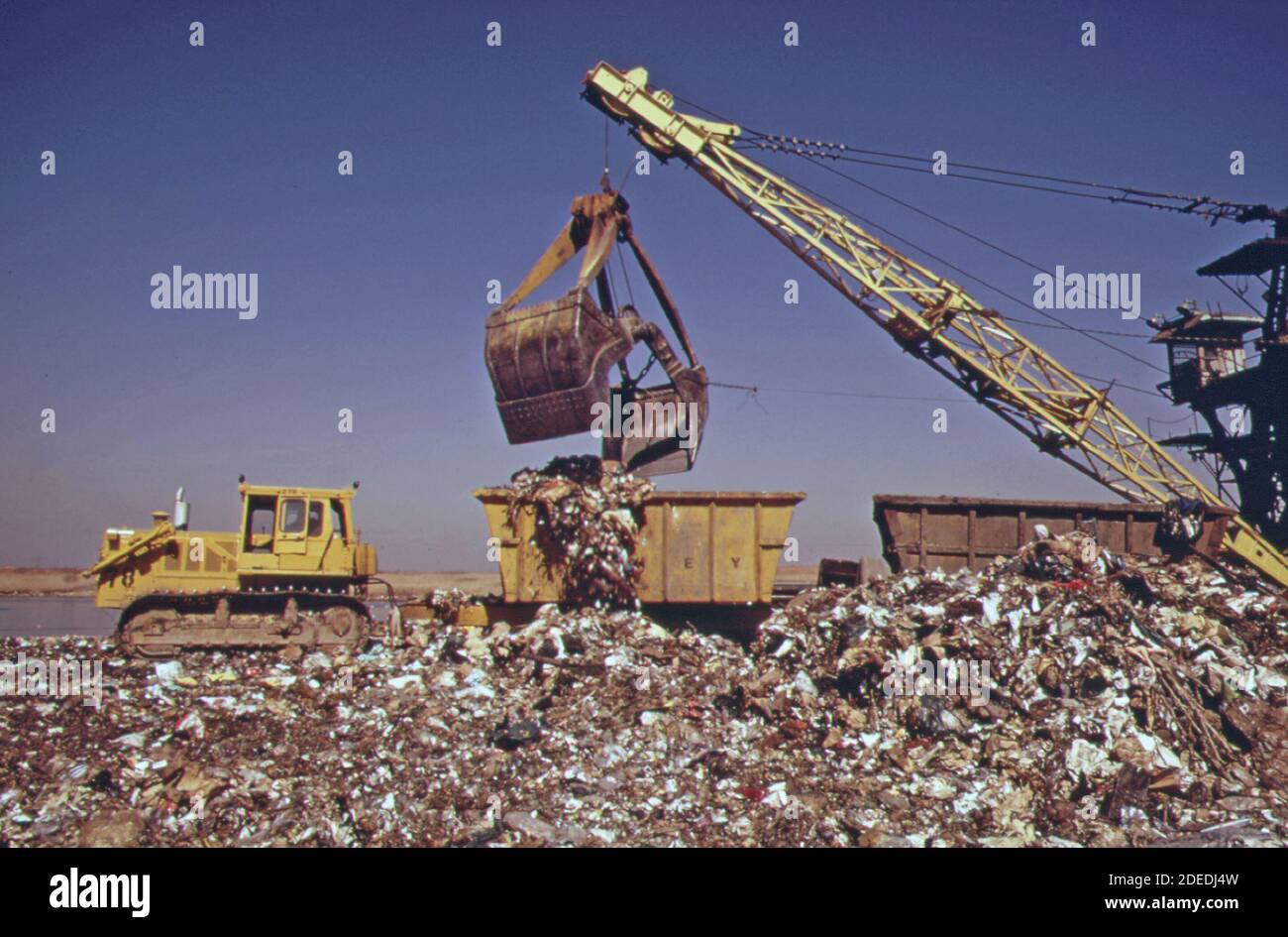 1970s Photo (1973) At Staten Island landfill steam shovel loads