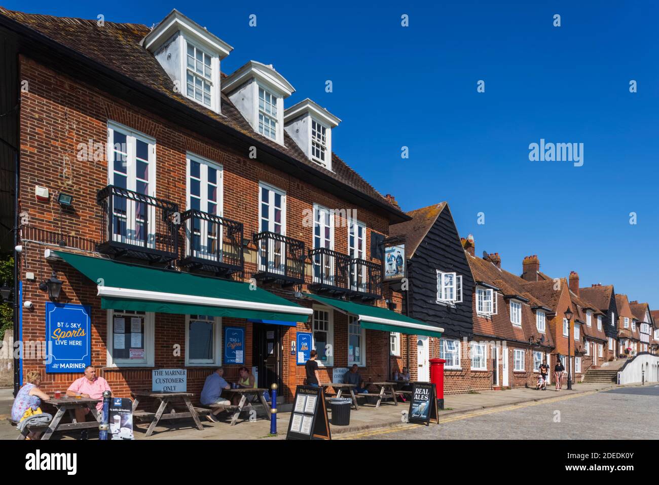 England, Kent, Folkestone, The Mariner Harbourside Pub Stock Photo Alamy