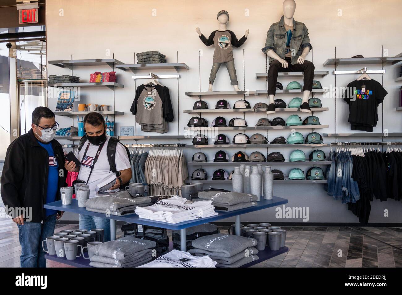 Gift Shop At The Edge Observation Deck, Hudson Yards, Nyc, Usa Stock Photo  - Alamy