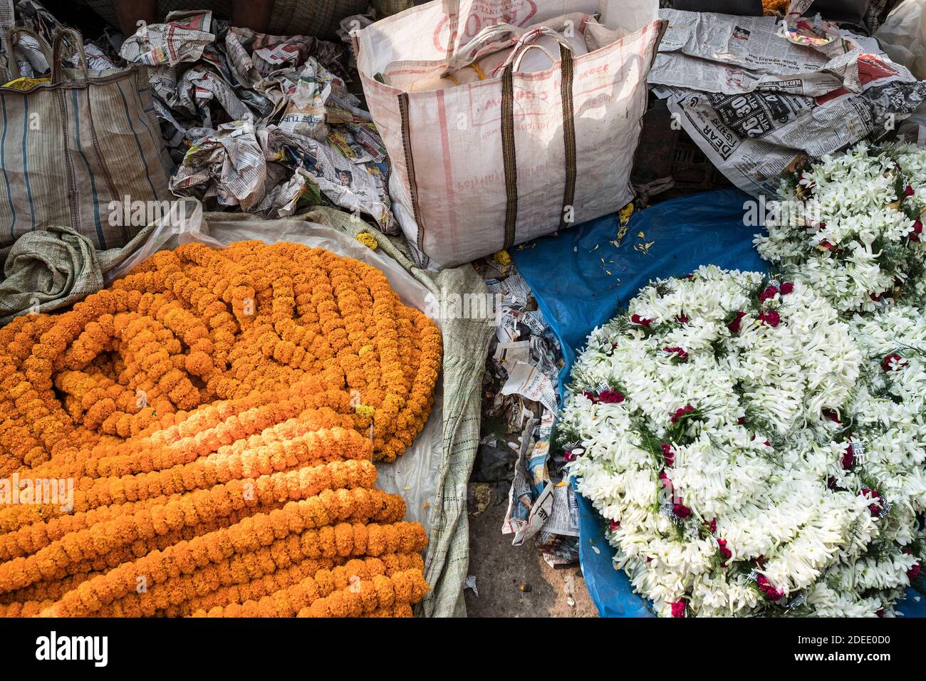 Kolkata flower market Stock Photo Alamy