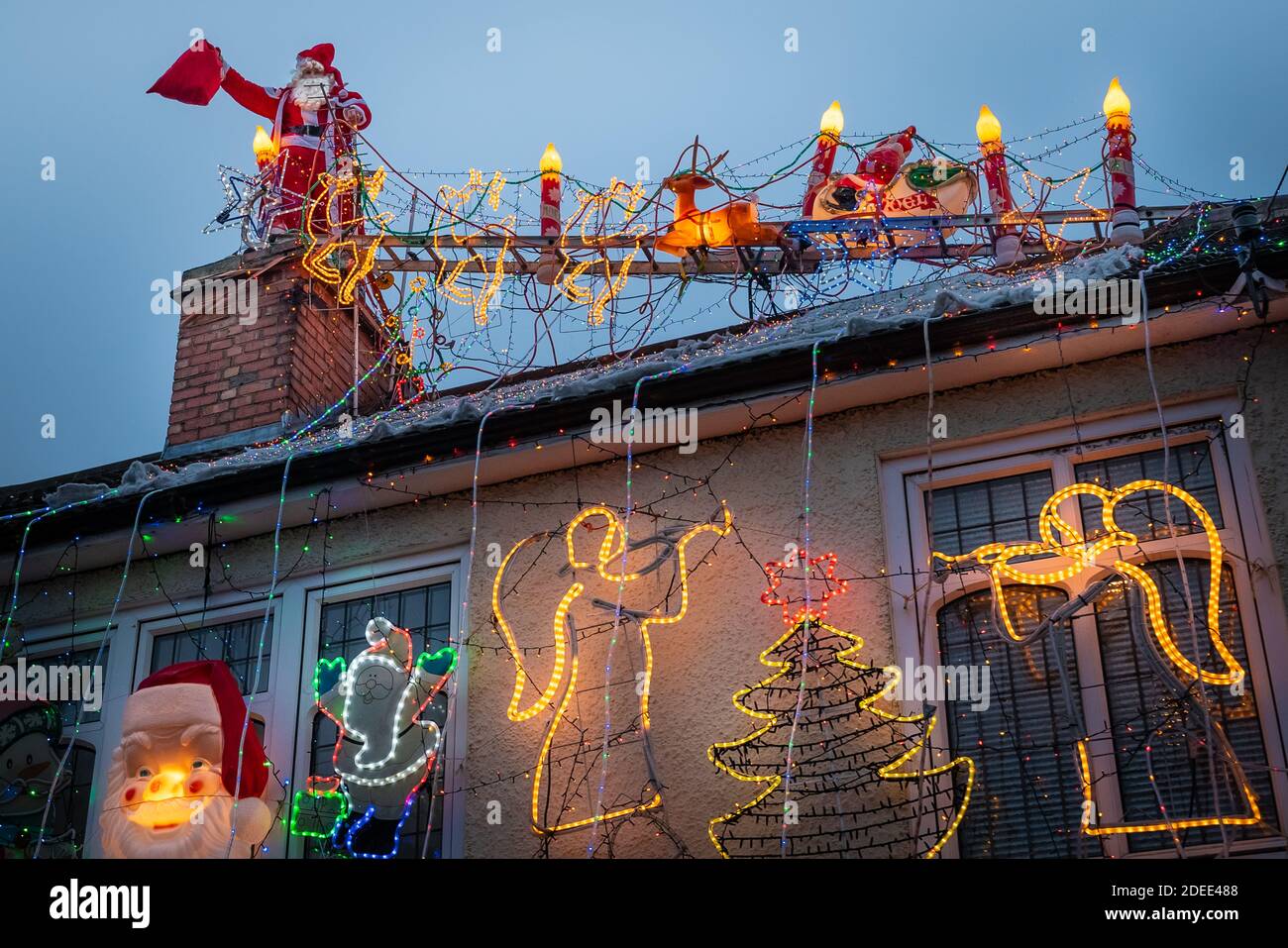 London, UK. 30th Nov, 2020. Spectacular Christmas house lights display