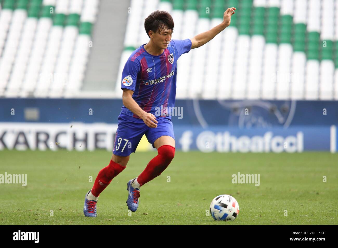 Doha Qatar November 30 Hotaka Nakamura Of Fc Tokyo During The Afc Champions League Group F Match Between Fc Tokyo And Ulsan Hyundai At The Education City Stadium On November 30