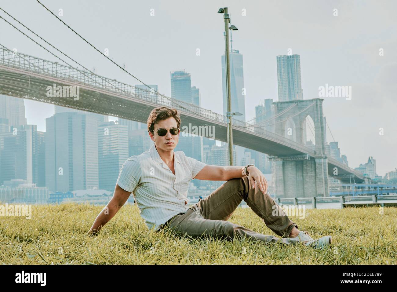 Nyc young man wearing hi-res stock photography and images - Alamy