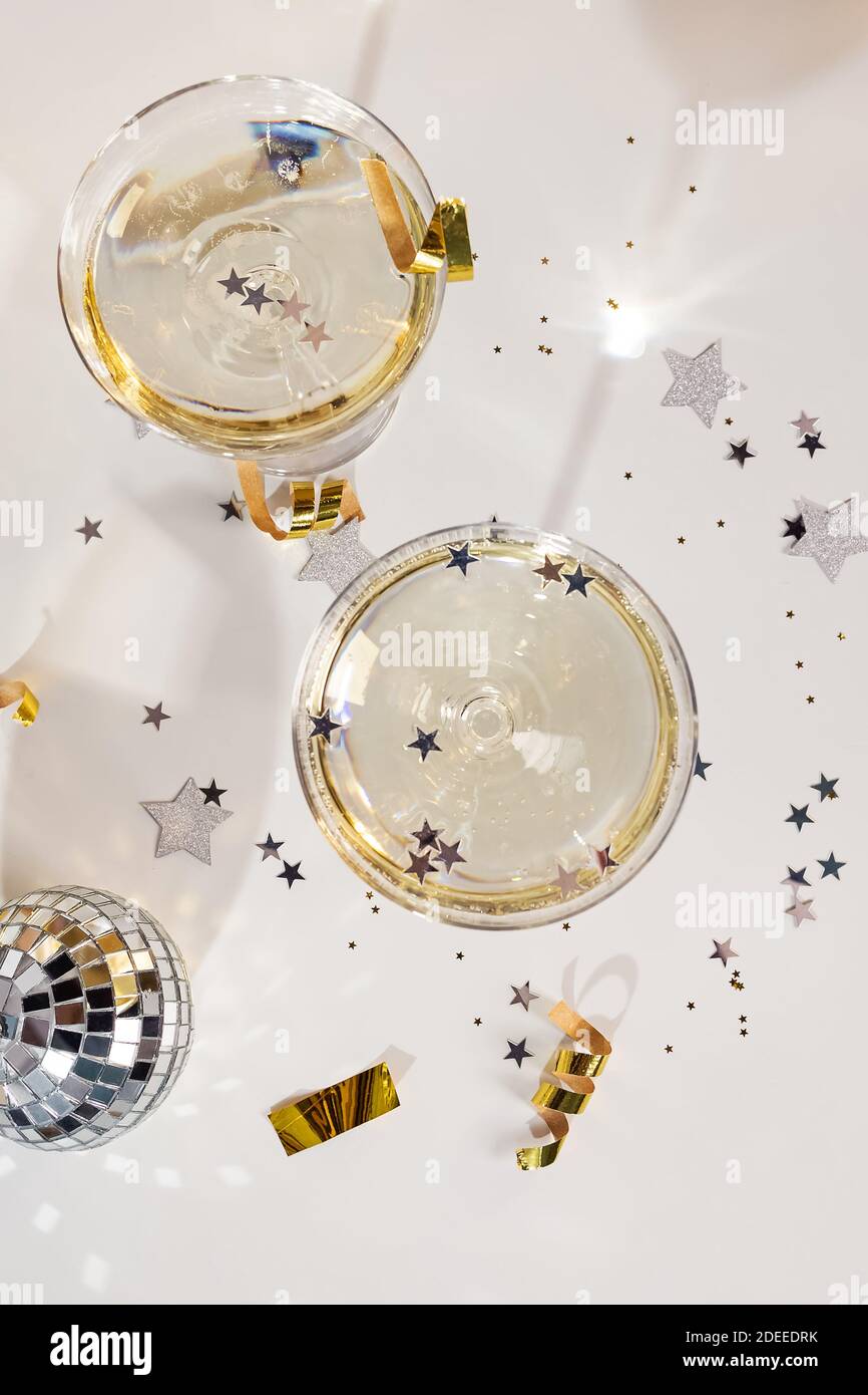 Champagne coupe hi-res stock photography and images - Alamy
