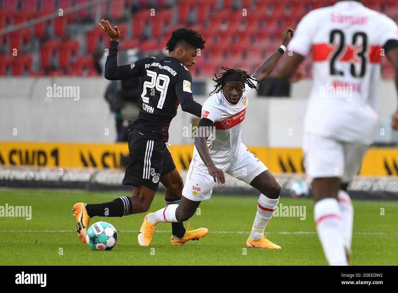 Kingsley COMAN (FC Bayern Munich), action, duels versus Tanguy COULIBALY  (VFB Stuttgart). Soccer 1st Bundesliga season 2020/2021, 9th matchday,  matchday09, VfB Stuttgart - FC Bayern Munich 1-3 on November 28th, 2020 in