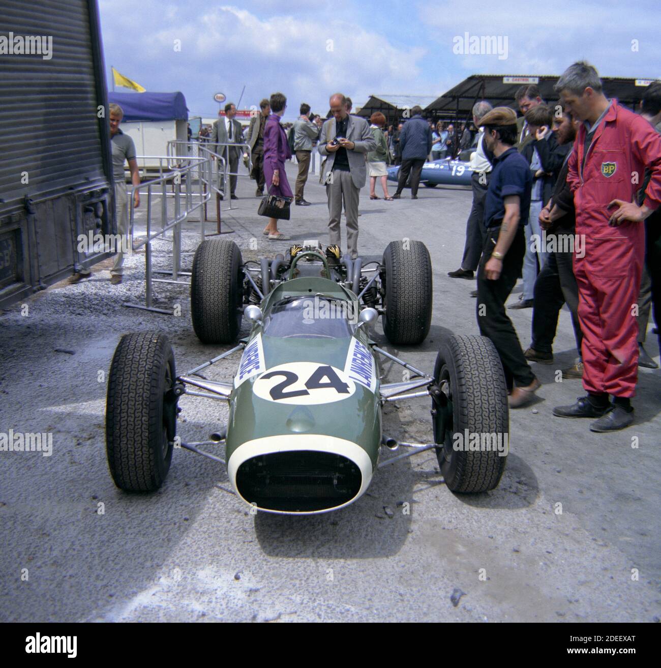Cooper-Ferrari F1 car in the paddock at Brands Hatch Practice for the 1966 British Grand Prix, 15th July. Driver Chris Lawrence completed 73/80 laps Stock Photo