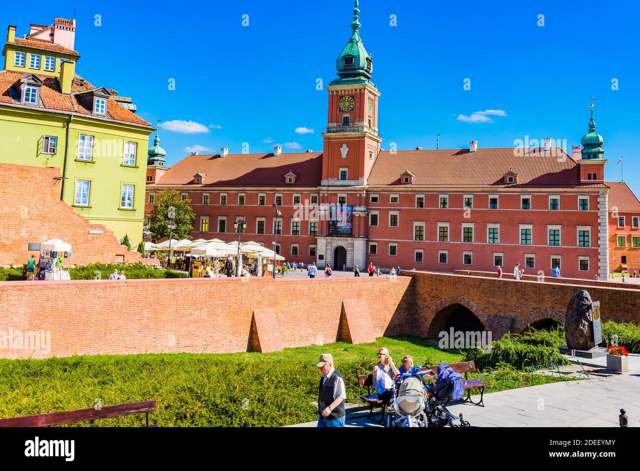 Royal Castle behind the medieval city wall in the Old Town in Warsaw. Old Town. Warsaw, Poland, Europe Stock Photo