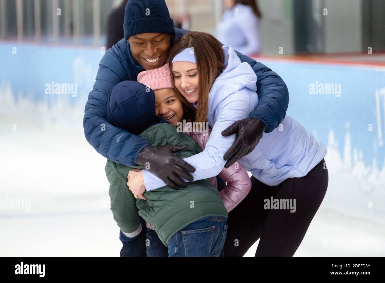 HAPPIEST SEASON Adults From Left Burl Moseley Alison Brie Children 