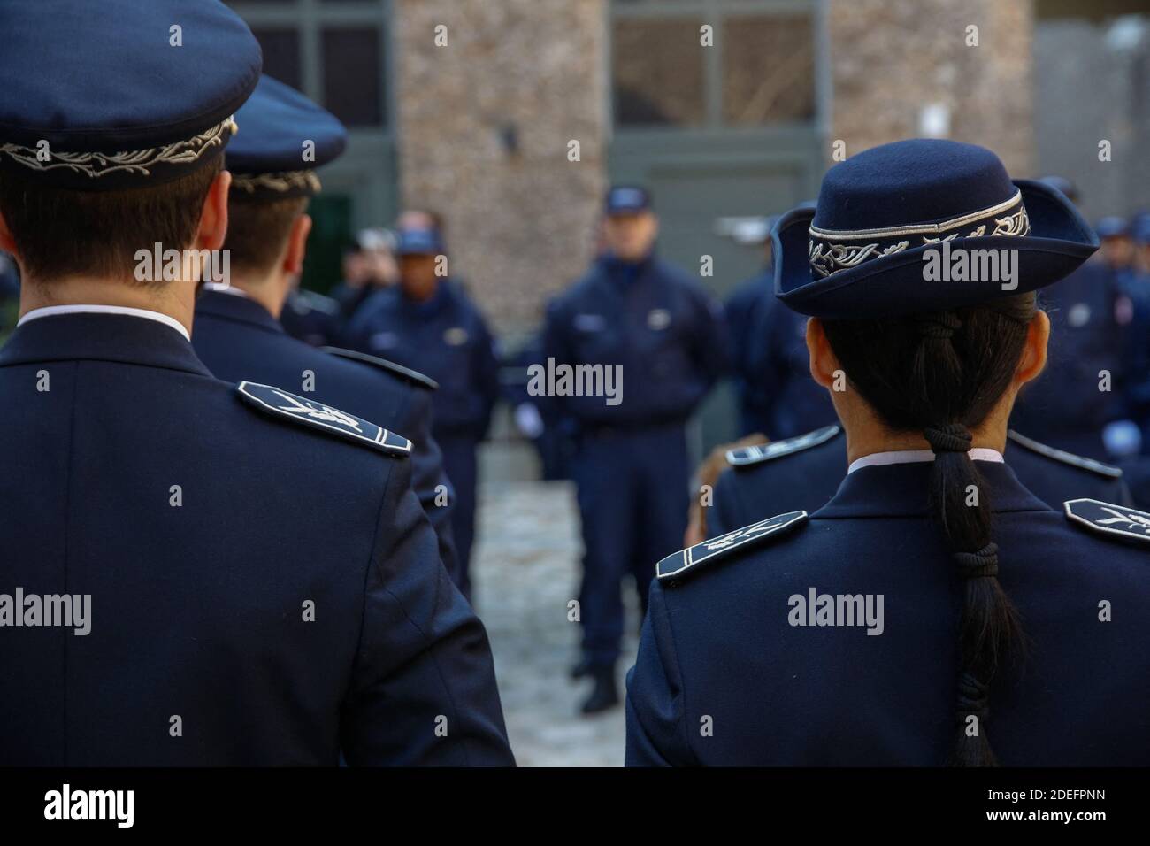 Personnel masculin et féminin de administration penitentiaire en habit La prison de la Sante apres sa renovation. Paris, France, 12 avril 2019. Photo by Vernier/JBV News/ABACAPRESS.COM Stock Photo