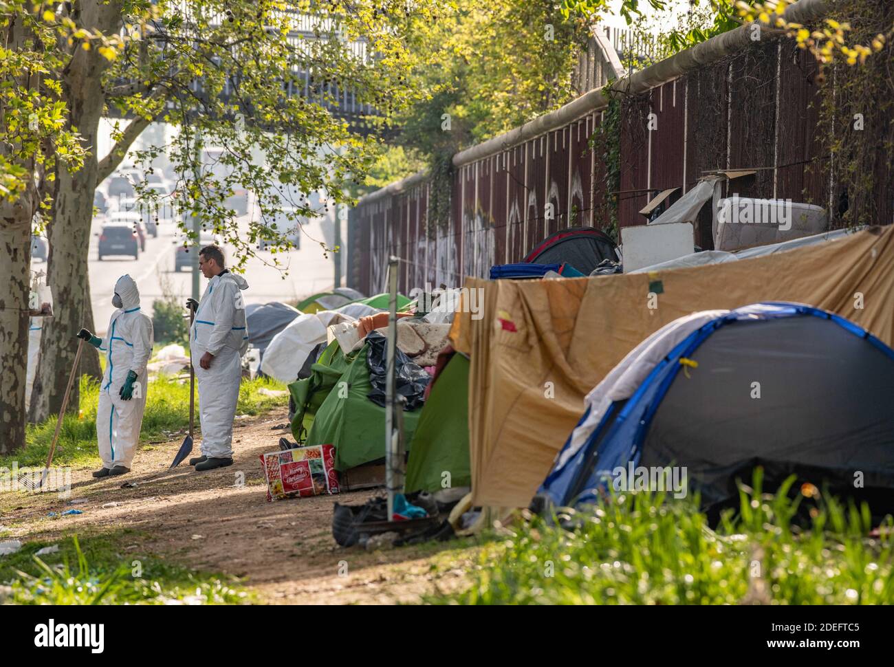 A camp of migrants located Porte d'Aubervilliers in Paris, France along the  Boulevard Périphérique was evacuated on April 18, 2019. Photo by Christophe  Geyres/ABACAPRESS.COM Stock Photo - Alamy