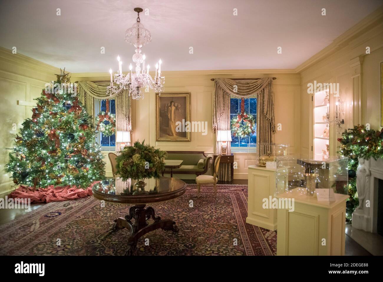2022 Lilia Christmas Sequence Page 3 - Feet Press High Resolution Stock Photography And Images - Alamy
