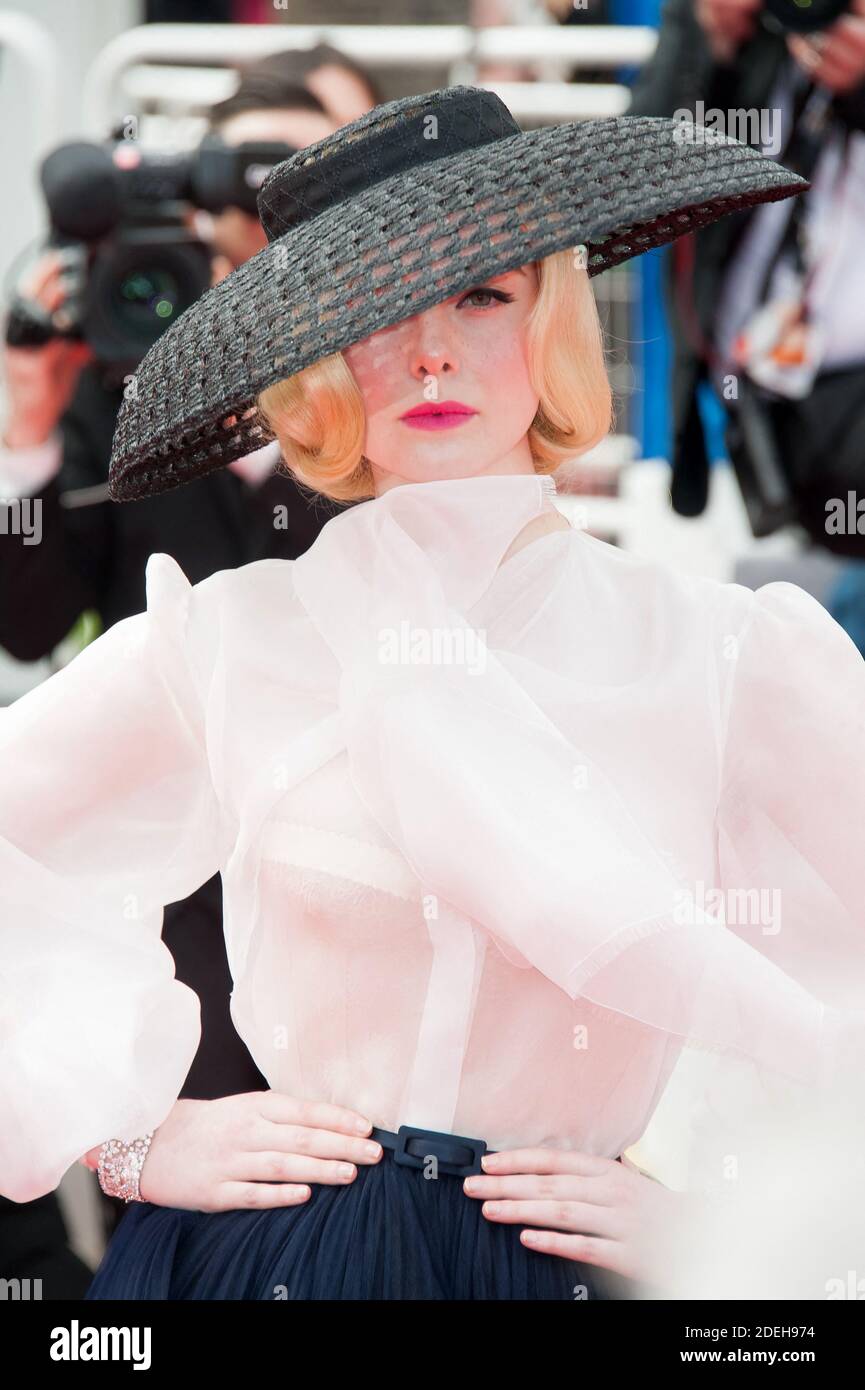 Elle Fanning Arriving On The Red Carpet Of Once Upon A Time In elle-fanning-arriving-on-the-red-carpet-of-once-upon-a-time-in