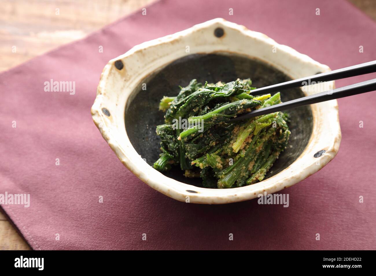Sesame seasoned Spinach, Japanese Food Stock Photo Alamy