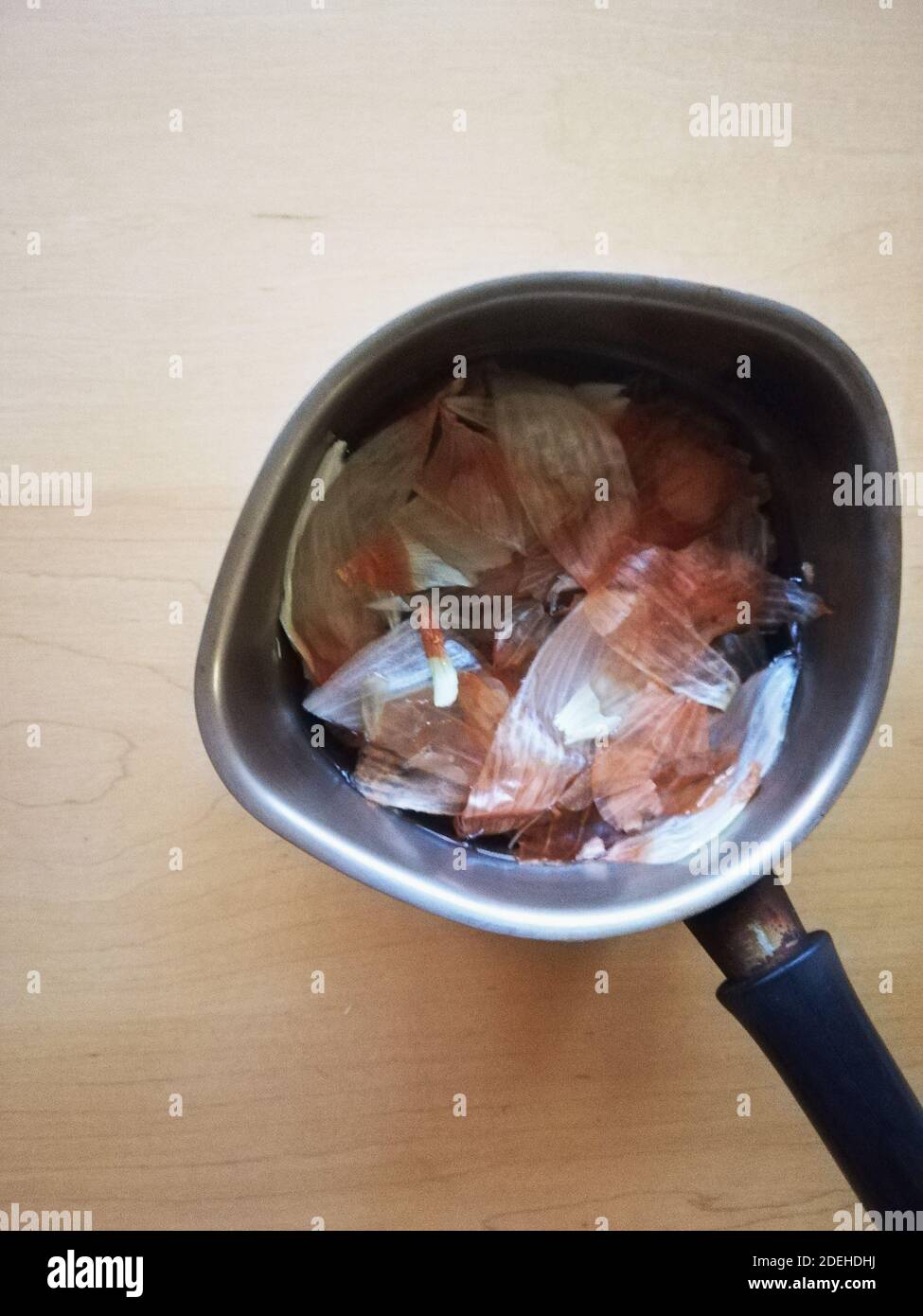 Vegetable Broth of Onion Skin Stock Photo Alamy