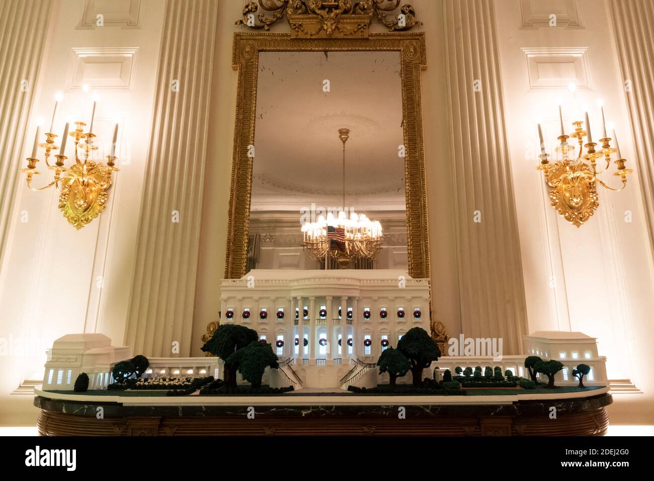 Washington, United States Of America. 29th Nov, 2020. Washington, United States of America. 29 November, 2020. The gingerbread house, depicting the Executive Residence, the West and East Wings, and for the first time the Rose Garden and the First Ladies Garden, during the Christmas season decoration preview in the State Dining Room of the White House November 29, 2020 in Washington, DC. The theme for the 2020 decorations is “America the Beautiful.” Credit: Andrea Hanks/White House Photo/Alamy Live News Stock Photo