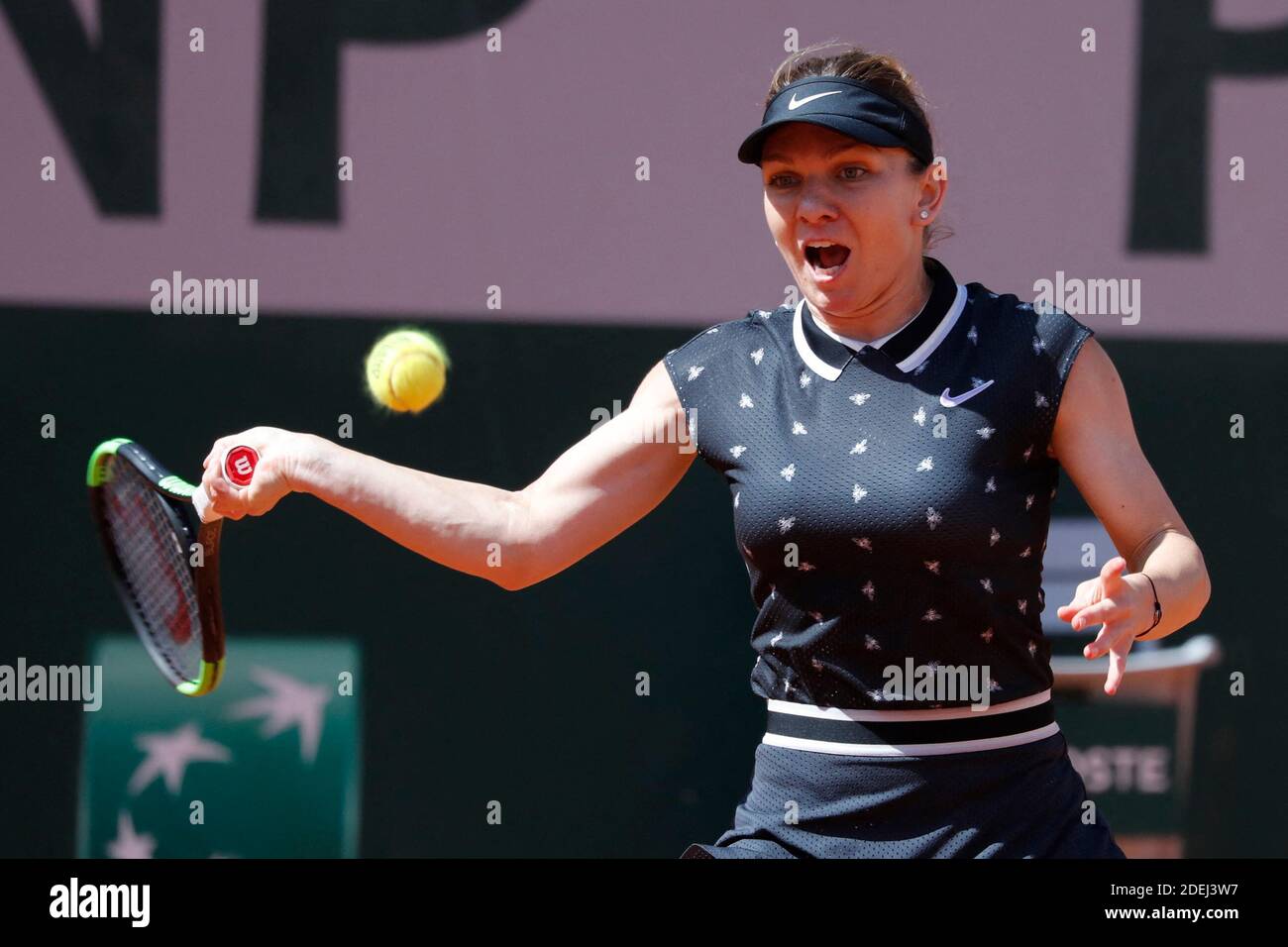 Romania' s Simona Halep playing in the third round of the 2019 BNP Paribas  Tennis French