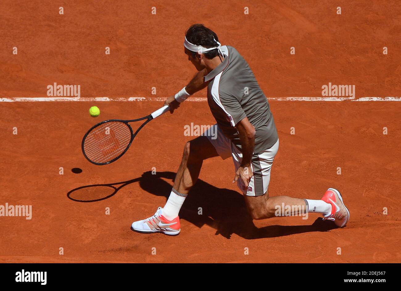 Roger Federer of Switzerland plays a backhand during his mens singles  fourth round match against Leonardo Mayer of Argentina during Day eight of  the 2019 French Open at Roland Garros on June