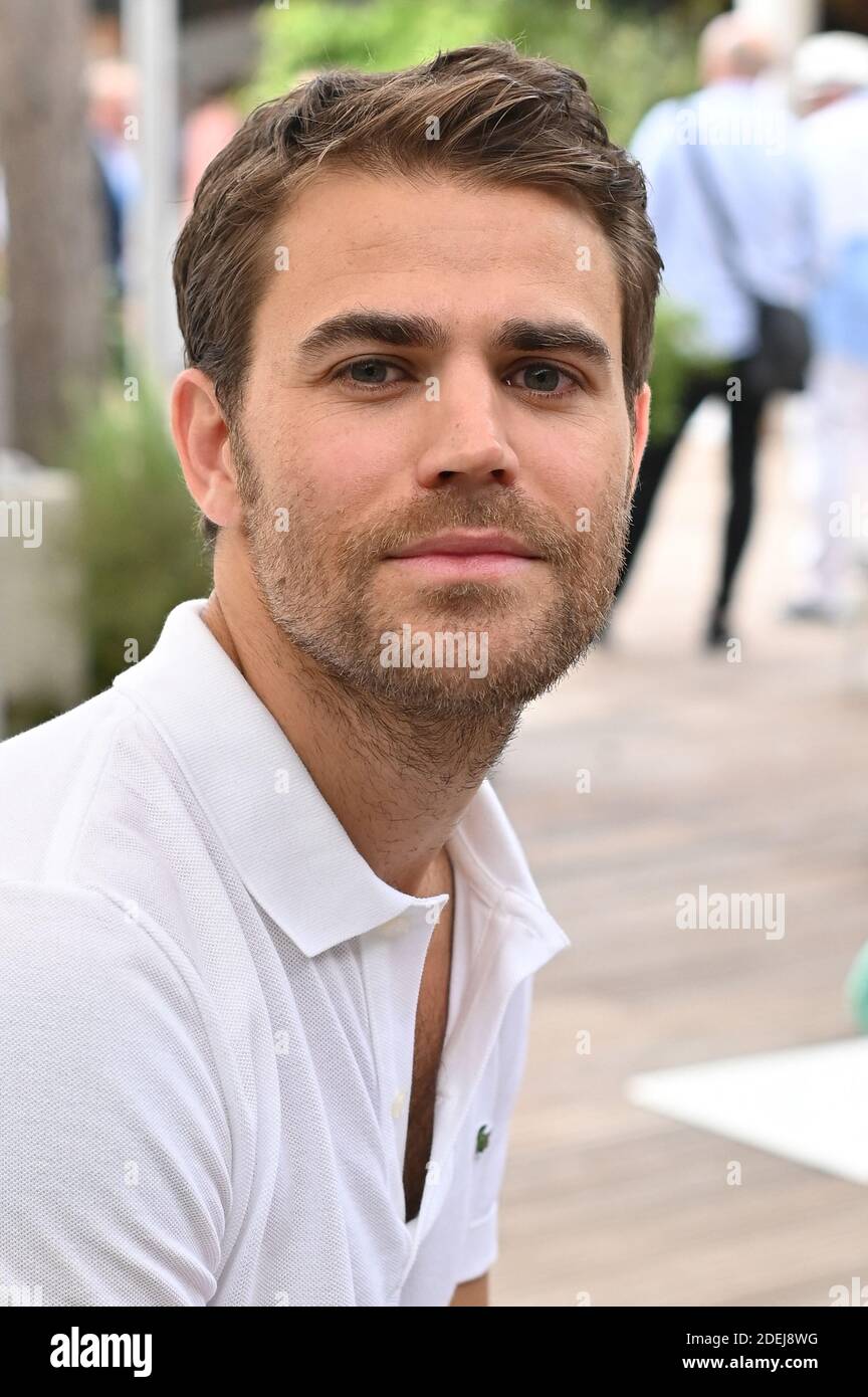 Paul Wesley in Village during French Tennis Open at Roland-Garros arena on  June 4, 2019 in Paris, France. Photo by Laurent Zabulon /   Stock Photo - Alamy