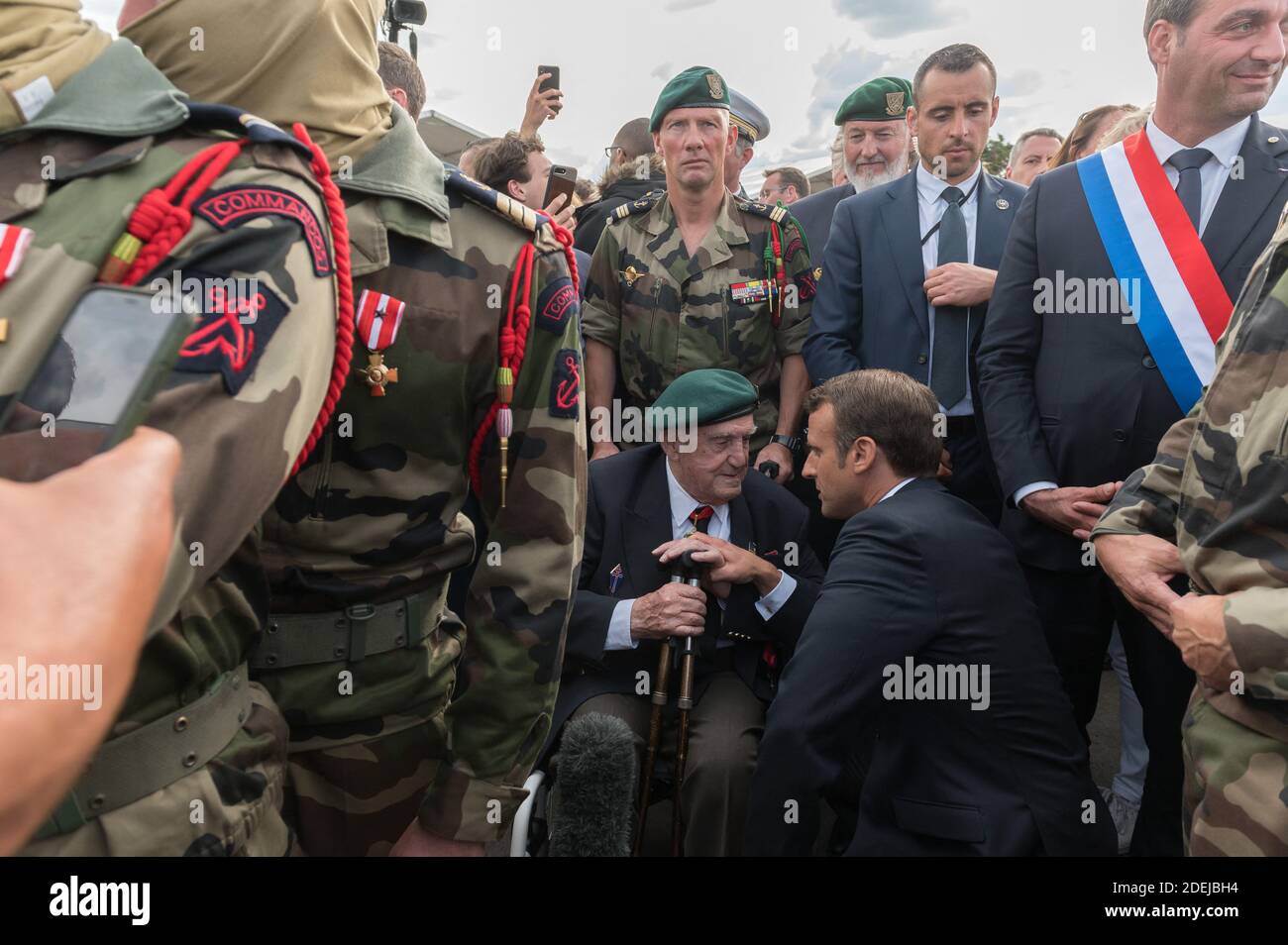 French Wwii Veteran Of The Commando Kieffer Leon Gautier L Speaks With French President Emmanuel Macron
