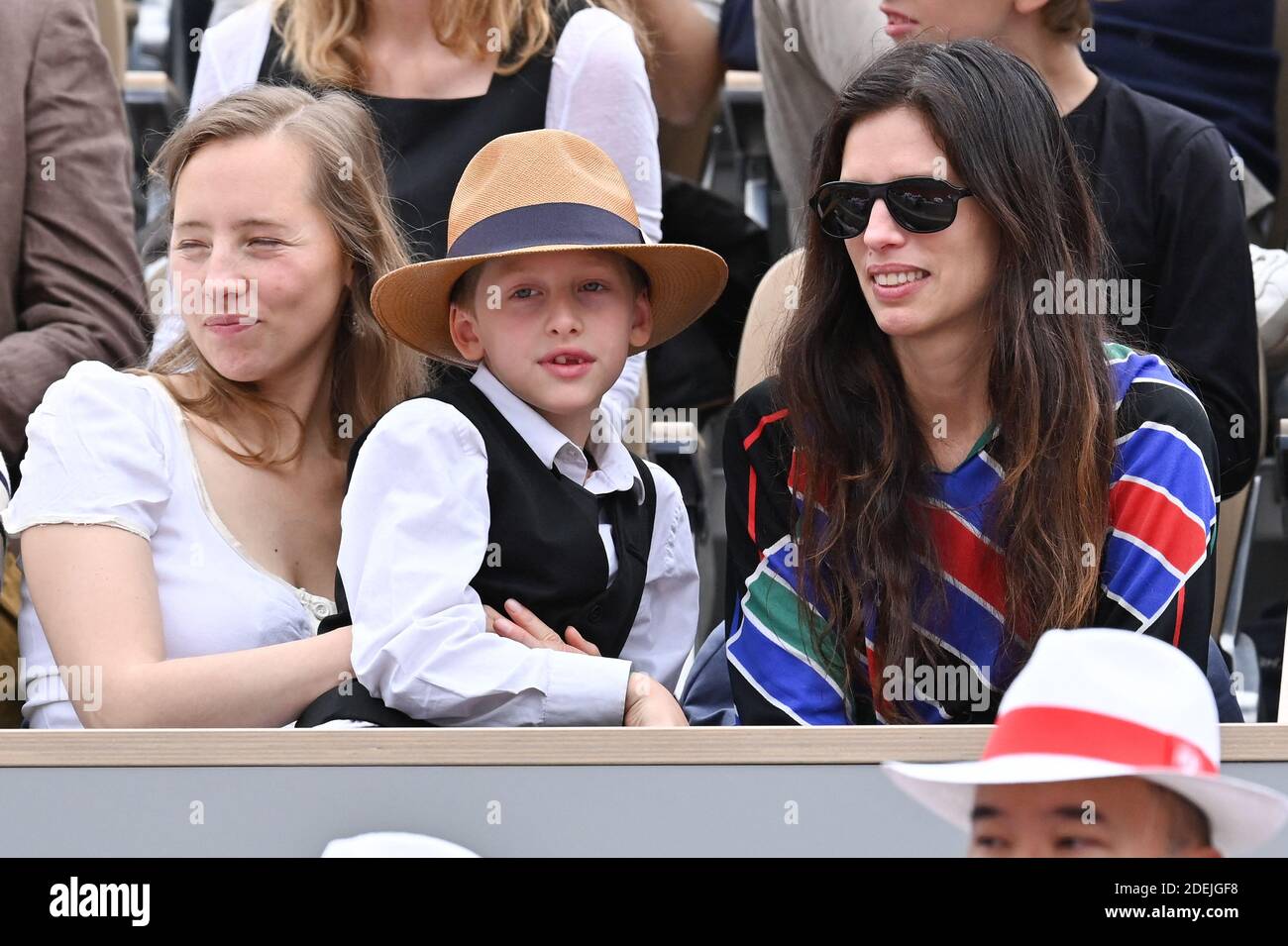 Isild Le Besco and Maiwenn le besco attend the 2019 French Tennis Open - Day Fifteen in Roland Garros on June 9, 2019 in Paris, France. Photo by Laurent Zabulon / ABACAPRESS.COM Stock Photo