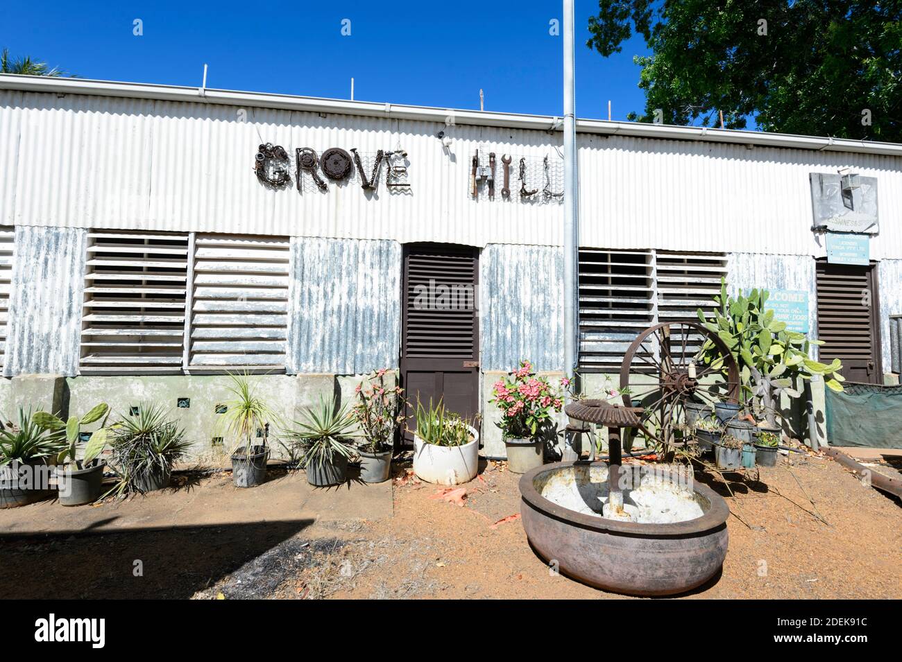 Grove Hill Heritage Hotel is a remote bush pub and a museum built in