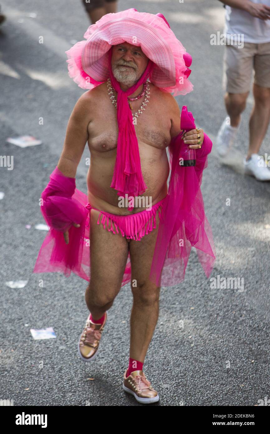 Gay cross dressers