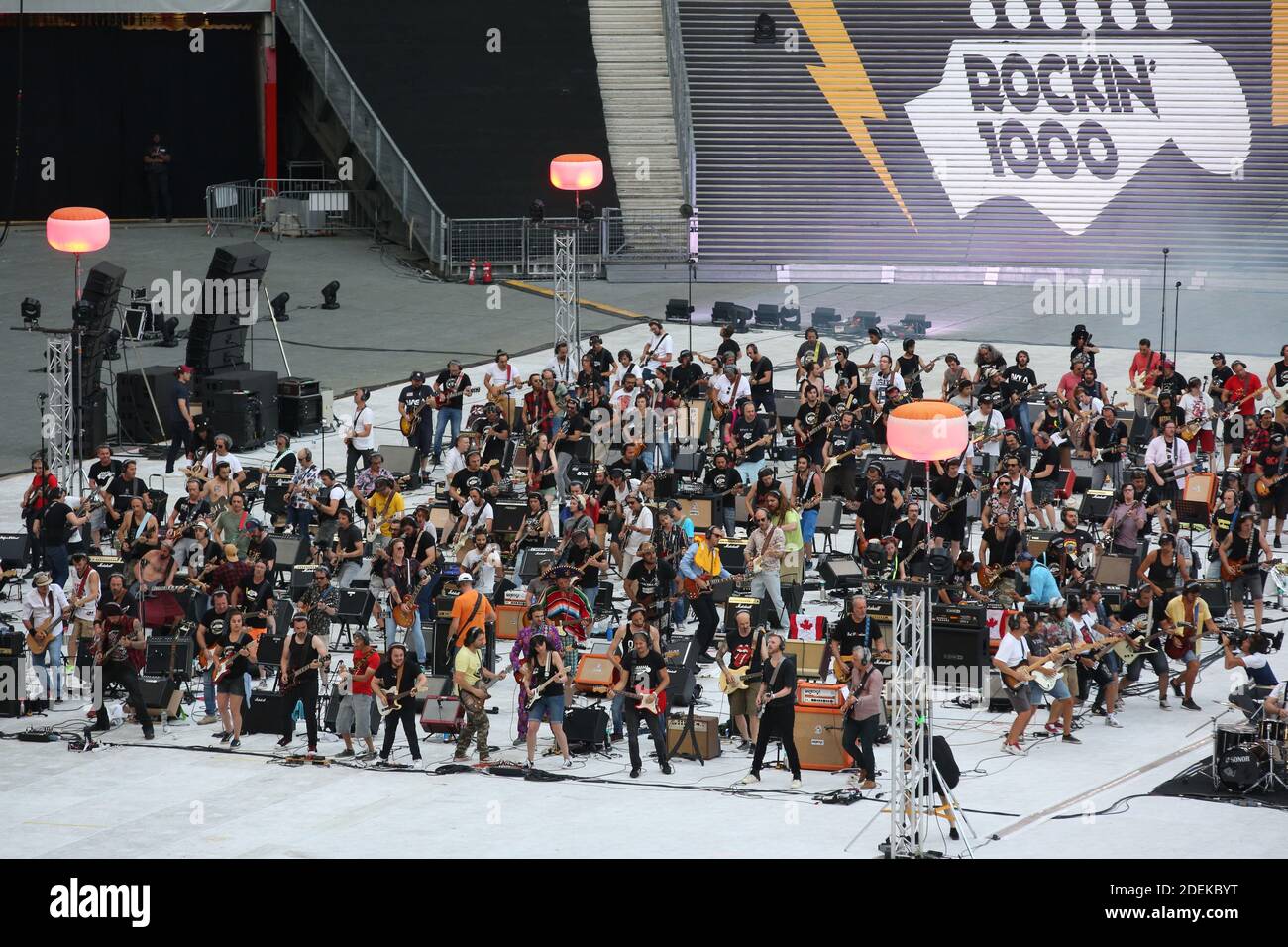 Ambiance lors du concert Rockin' 1000 au Stade de France a St-Denis,  France, le 29 juin 2019. Photo by Jerome Domine/ABACAPRESS.COM Stock Photo  - Alamy