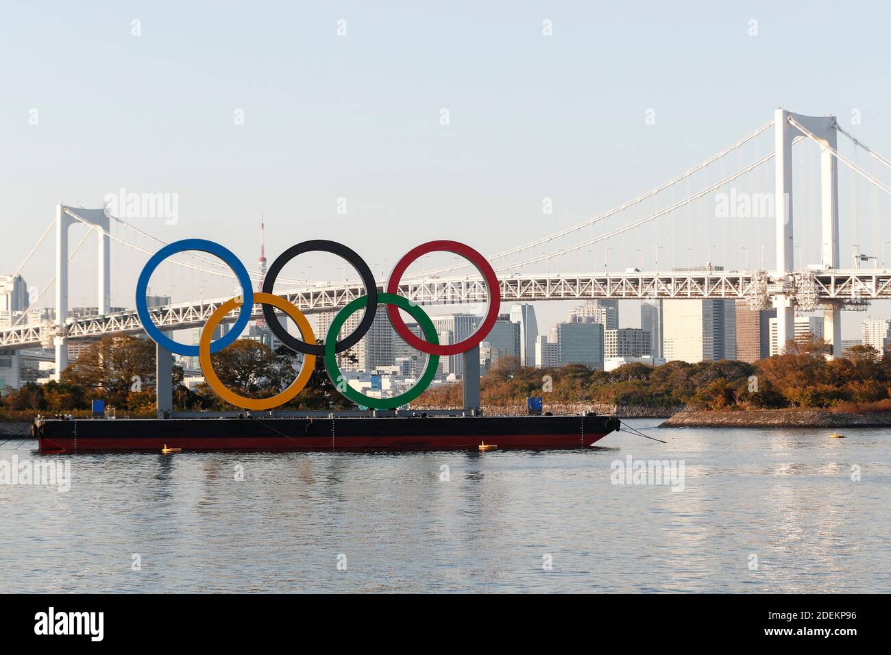 Tokyo, Japan. 1st Dec, 2020. Giant Olympic rings are reinstalled at the waterfront area in Odaiba Marine Park. The Olympic symbol, which size (33 meters wide, 15 meters tall and and weighing about 69 tons), will be displayed until the end of Tokyo 2020 Games in August 2021. Credit: Rodrigo Reyes Marin/ZUMA Wire/Alamy Live News Stock Photo