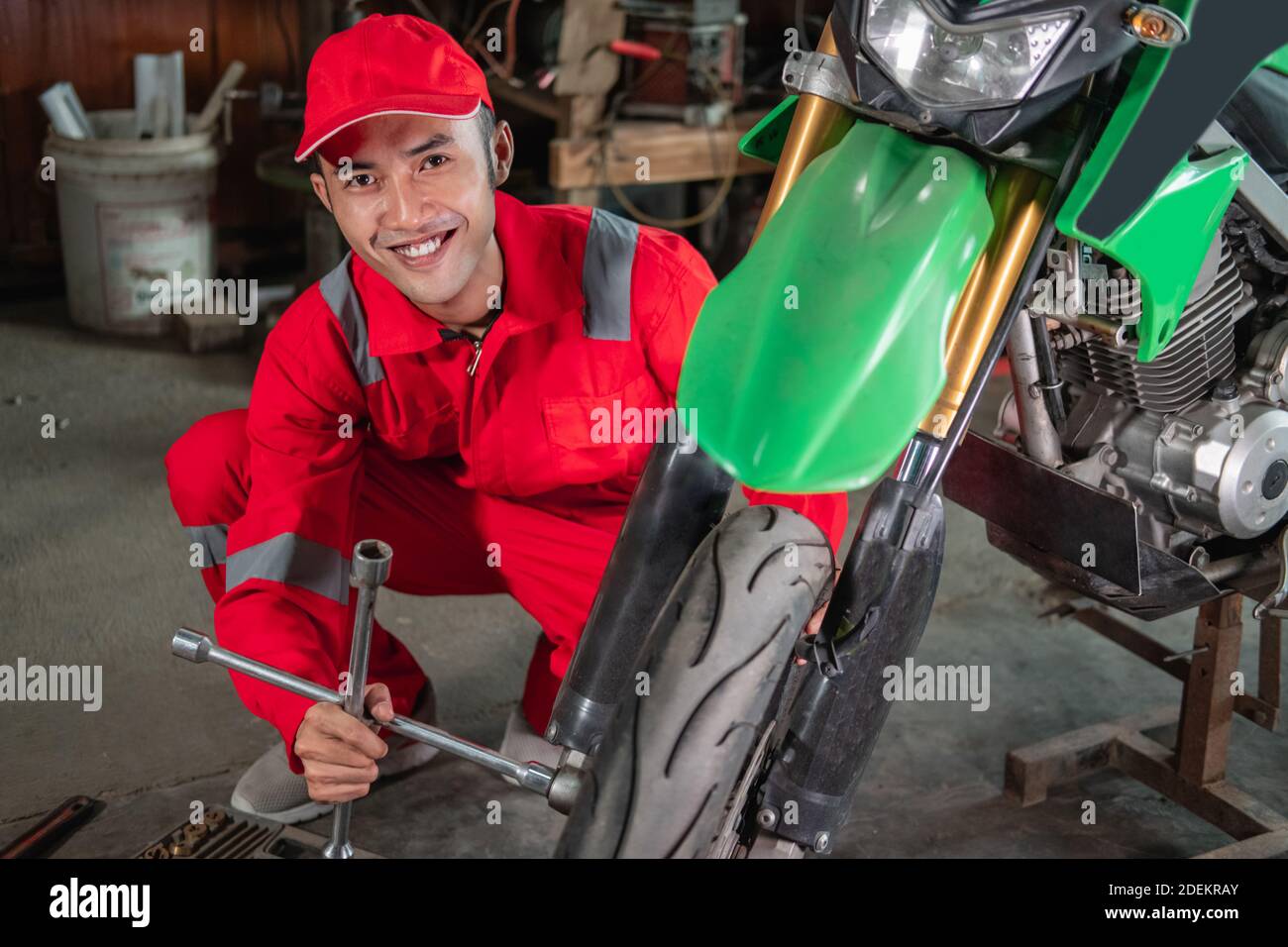 [Get 19+] Wheels Nuts Bike Shop