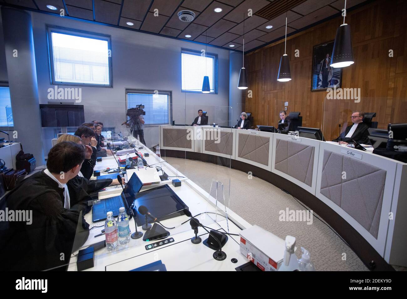 Royal dutch shell court hires stock photography and images Alamy