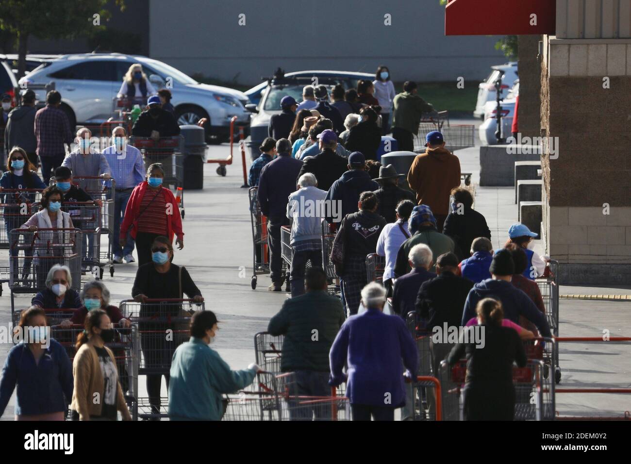 Washington, USA. 1st Dec, 2020. Residents wait in line outside a Costco Warehouse in Los Angeles, the United States, Nov. 20, 2020. TO GO WITH XINHUA HEADLINES OF DEC. 1, 2020 Credit: Xinhua/Alamy Live News Stock Photo