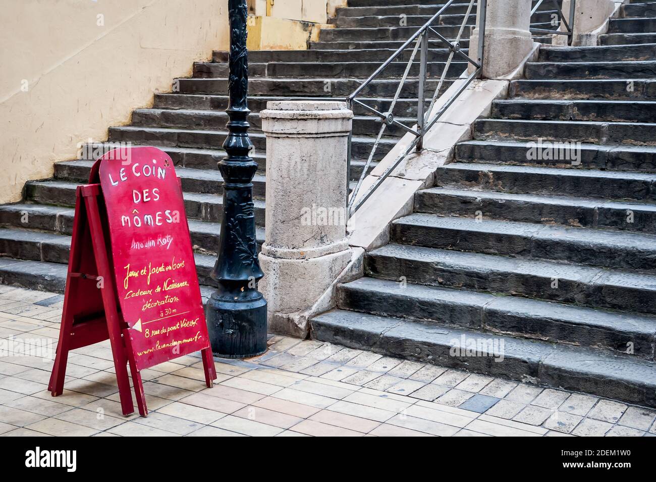 Old style french advert hi-res stock photography and images - Alamy