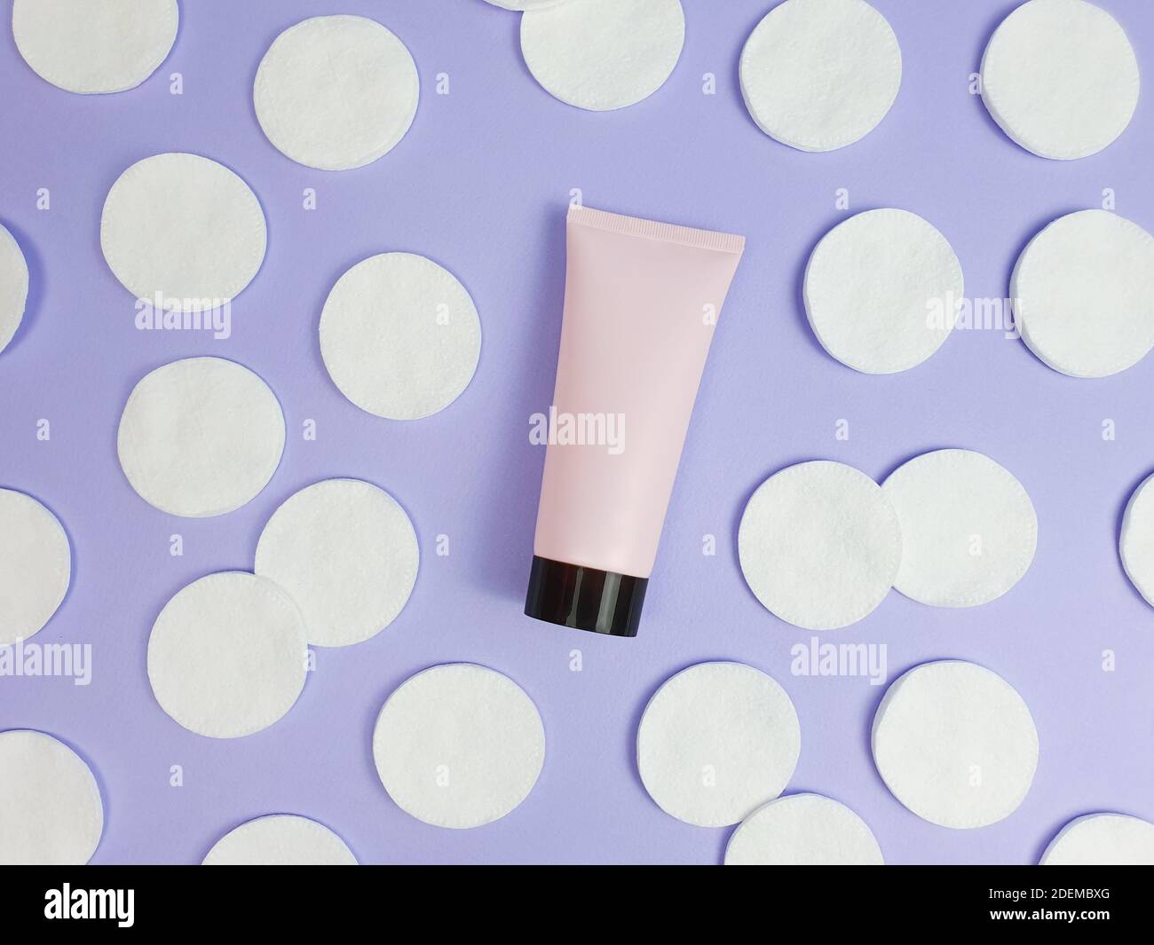 Download Cotton Pads White Plastic Bottle High Resolution Stock Photography And Images Alamy