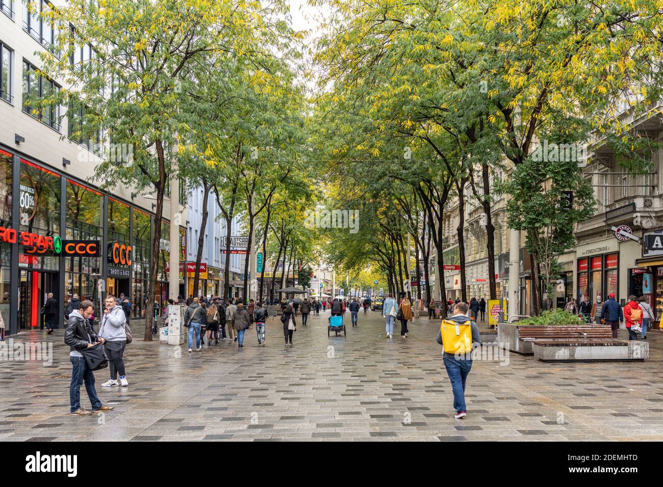 Mariahilfer Straße in Wien, Österreich, Europa | Shopping street Mariahilfer  Straße, Vienna, Austria, Europe Stock Photo - Alamy