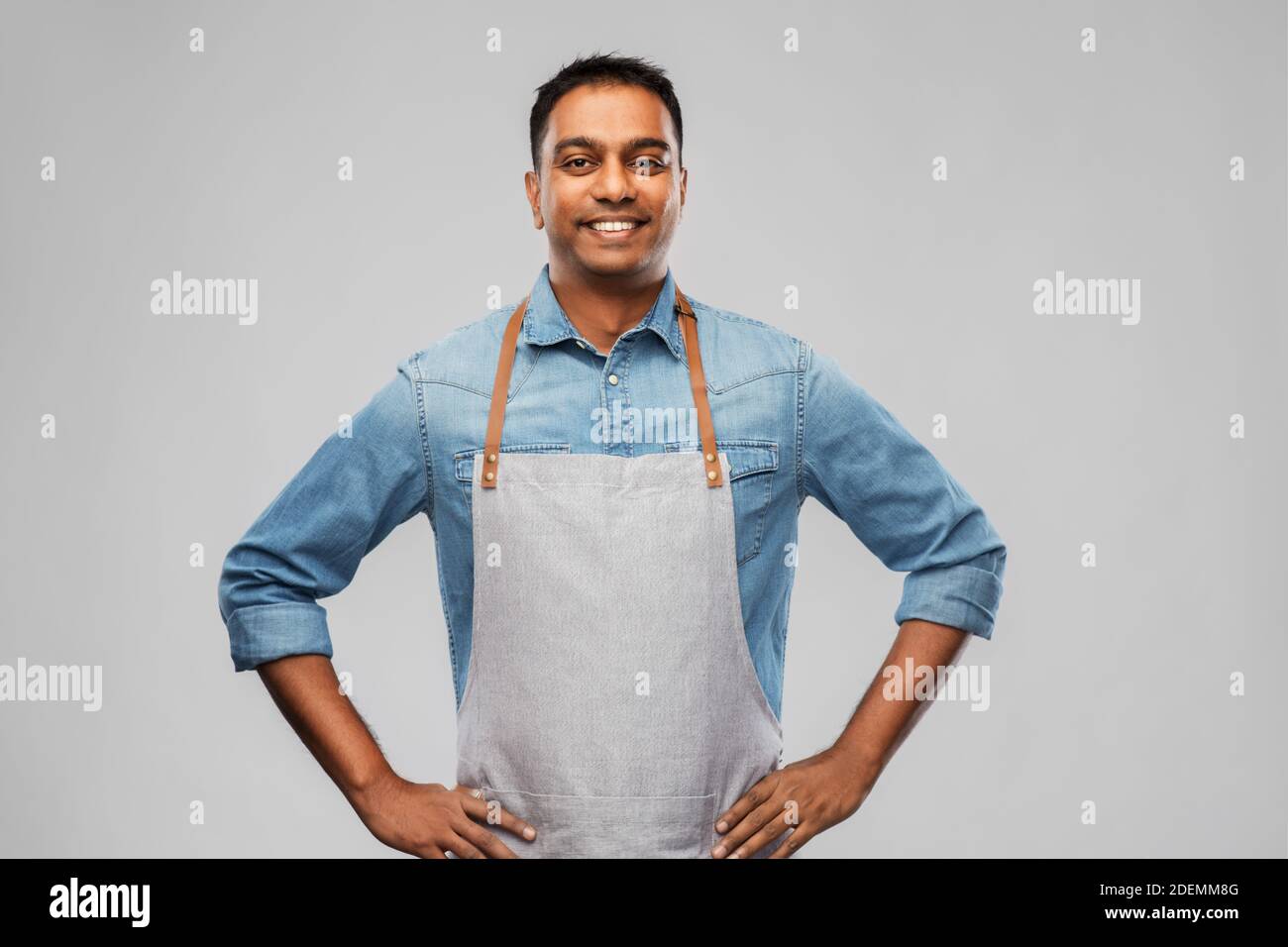 Apron waiter hi-res stock photography and images - Alamy