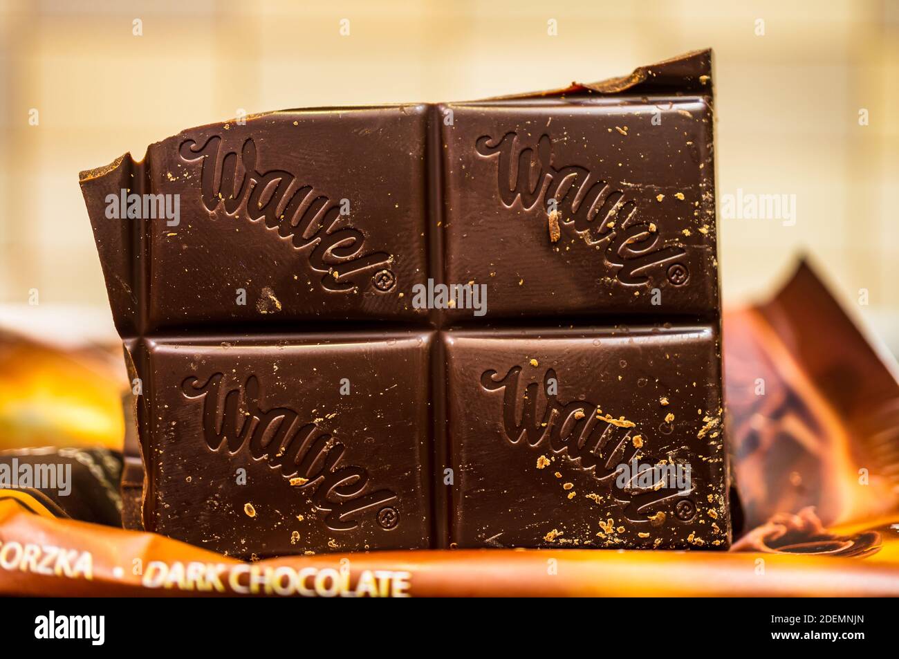 Suchard Rocher Dark Chocolate (24 Pieces)