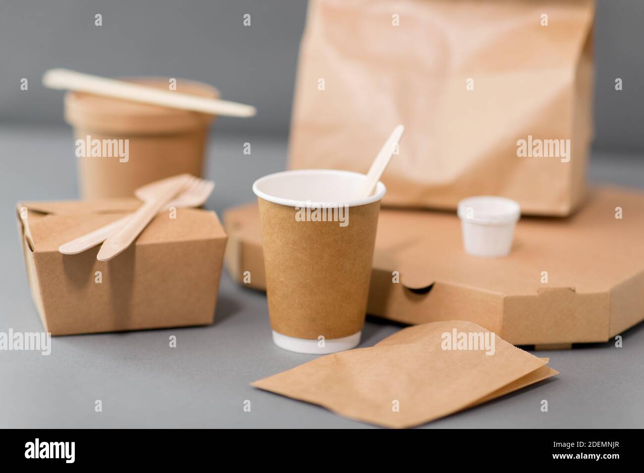 disposable paper containers for takeaway food Stock Photo Alamy