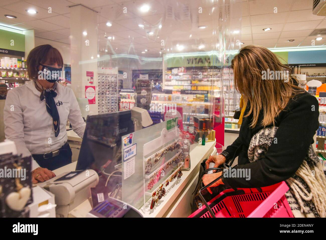 ROTTERDAM, 01-12-2020, Facemask duty in the Netherlands, Mondkapjes plicht  in Nederland, Corona, DA drogist, winkels Credit: Pro Shots/Alamy Live News  Stock Photo - Alamy